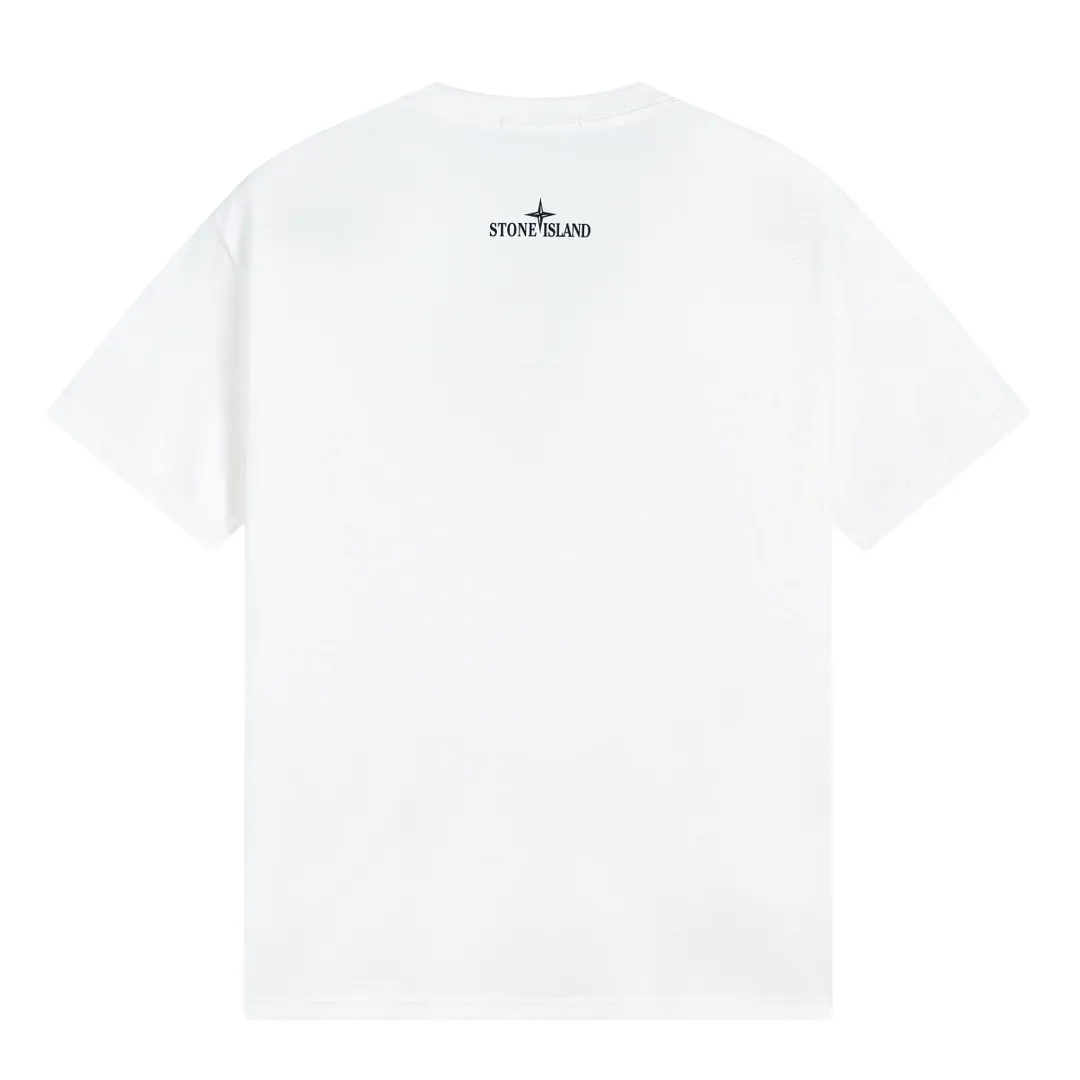 W625#P110💰 [Stone lsland/Stone Island summer new chest broken grid compass printed short-sleeved T-shirt] ⚠️[Original creation, high control of details] - Made of 260 grams of combed cotton, 32 count double yarn, soft and comfortable to the touch, sweat-absorbent and breathable. - Simple, basic and versatile style, original quality, the first choice for couples. - Made in a large factory, four needles and five threads on the shoulder, neatly arranged, high quality workmanship. - Same style for men and women. Very versatile, one piece for everyone, details are clearly visible. Color: Black White Size: M L